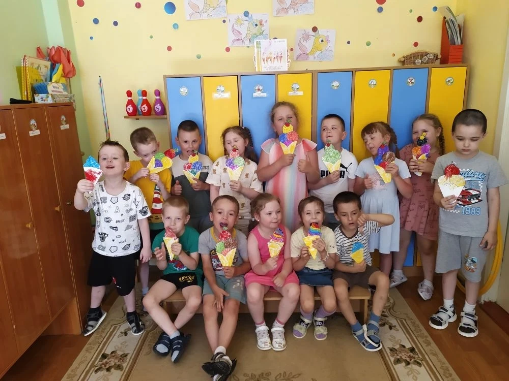 🎉 День мороженого — отмечаем 10 июня! 🍦
Сегодня в группе «Розочка» было настоящее веселье — мы отм