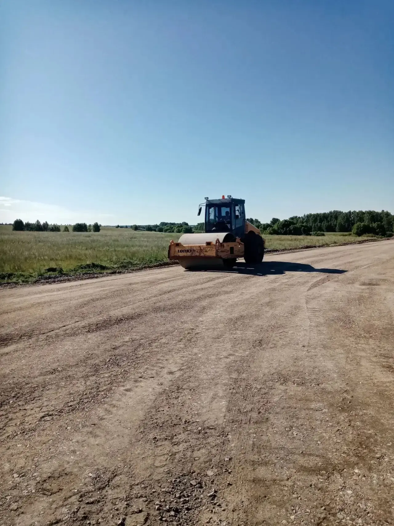 🚧 В Троицком муниципальном округе продолжается обновление региональных дорог в рамках национального