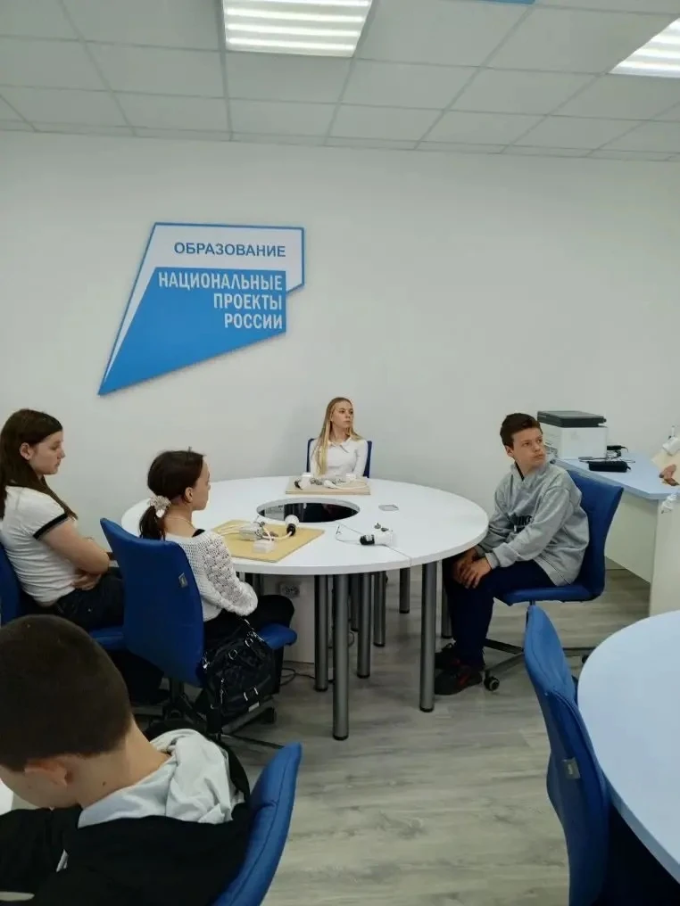 ⚡ 7Б погрузился в «Энергию будущего»!  На днях ученики 7Б класса стали участниками настоящего погруж