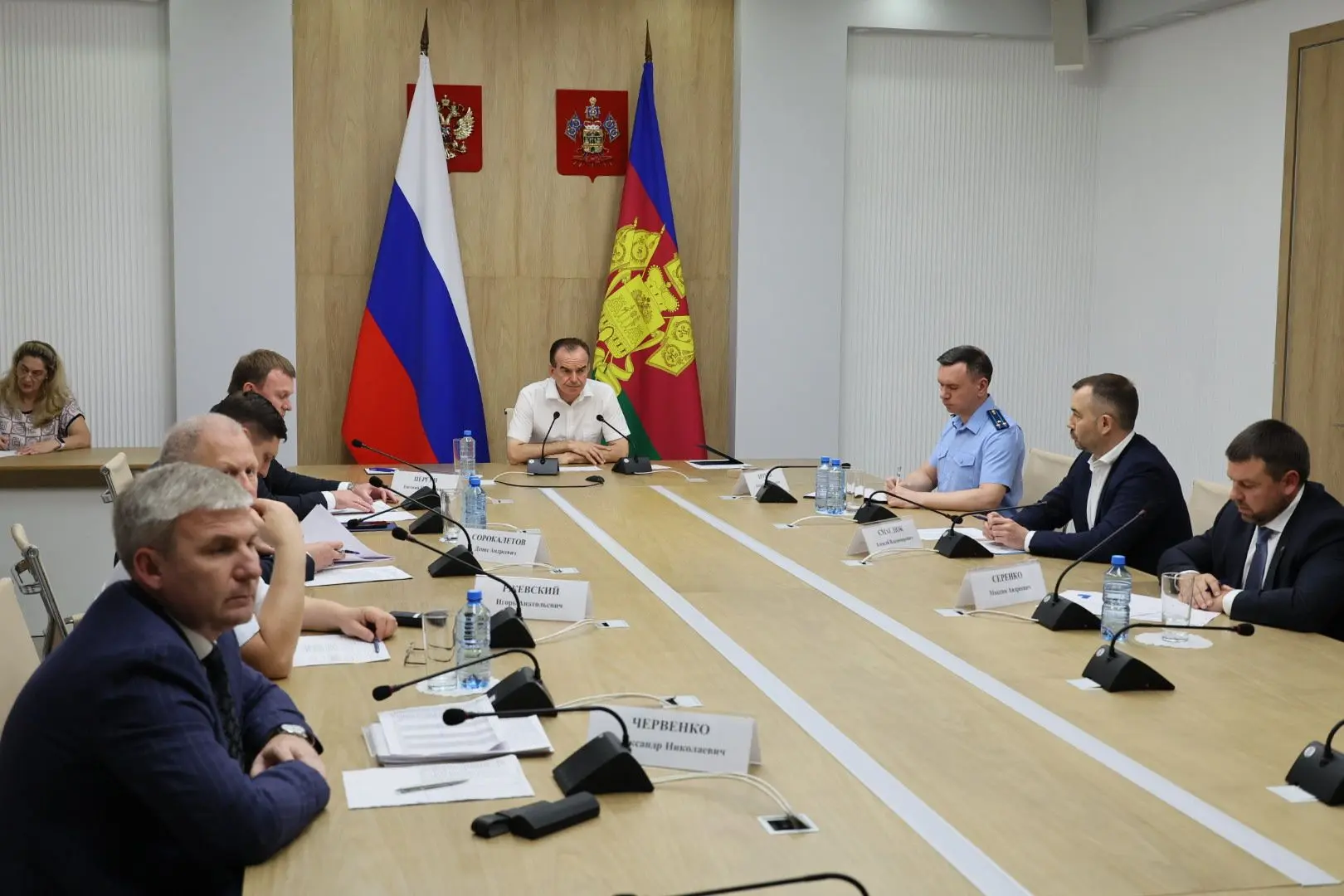 Вениамин Кондратьев потребовал ускорить разгрузку цистерн и доставку топлива на АЗС