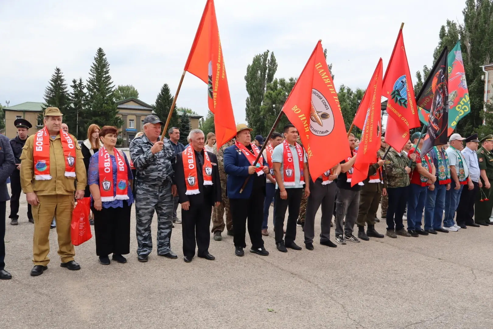 Сегодня на Центральной площади города прошел митинг, посвященный Дню ветеранов боевых действий! 
 
С