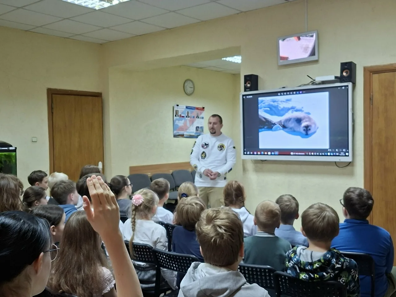 Сегодня в гостях у юннатов ЭБЦ побывал наш бывший воспитанник - полярник, Ян Лаврентьев...