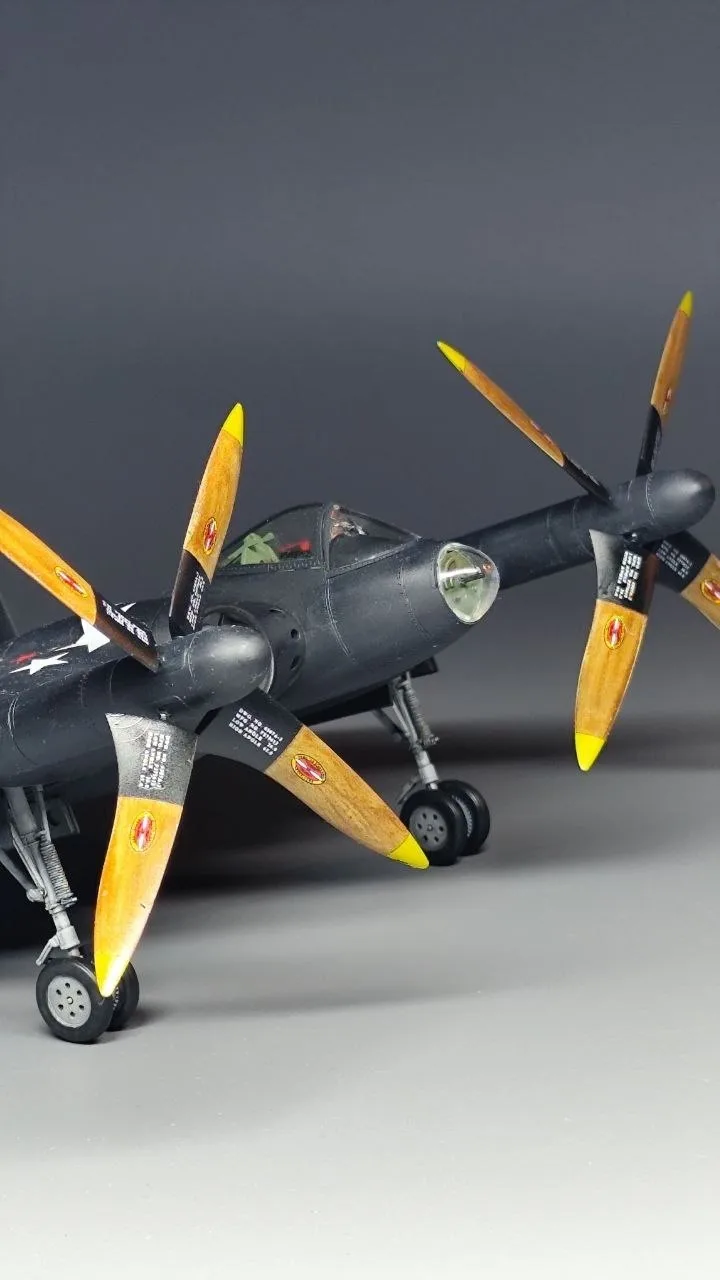 Kitty hawk, 1/48, flying pancake