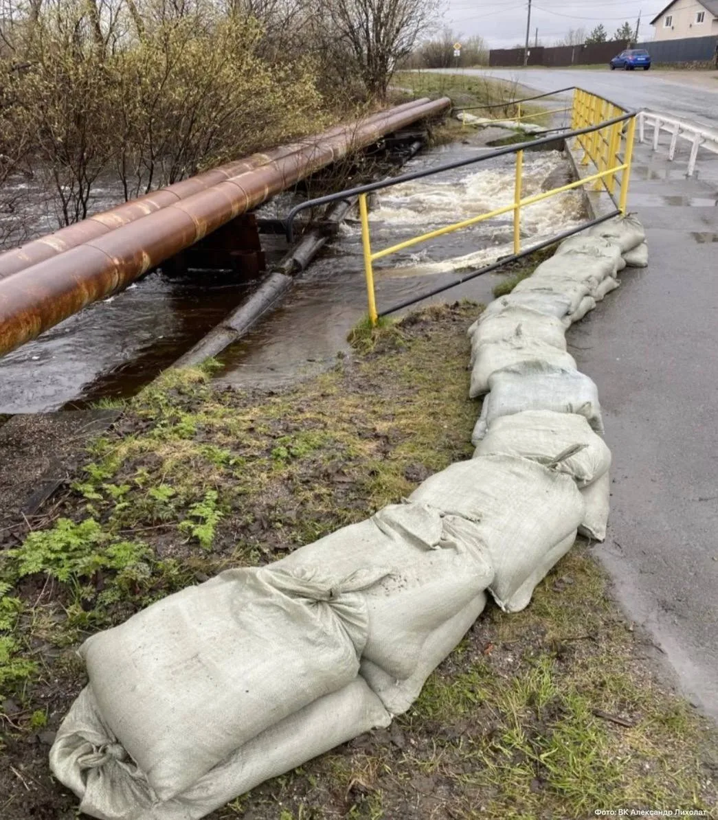 🌊 В Коле ожидают подъём воды до 330–340 см  По прогнозу Мурманского УГМС, пик уровня воды может прий