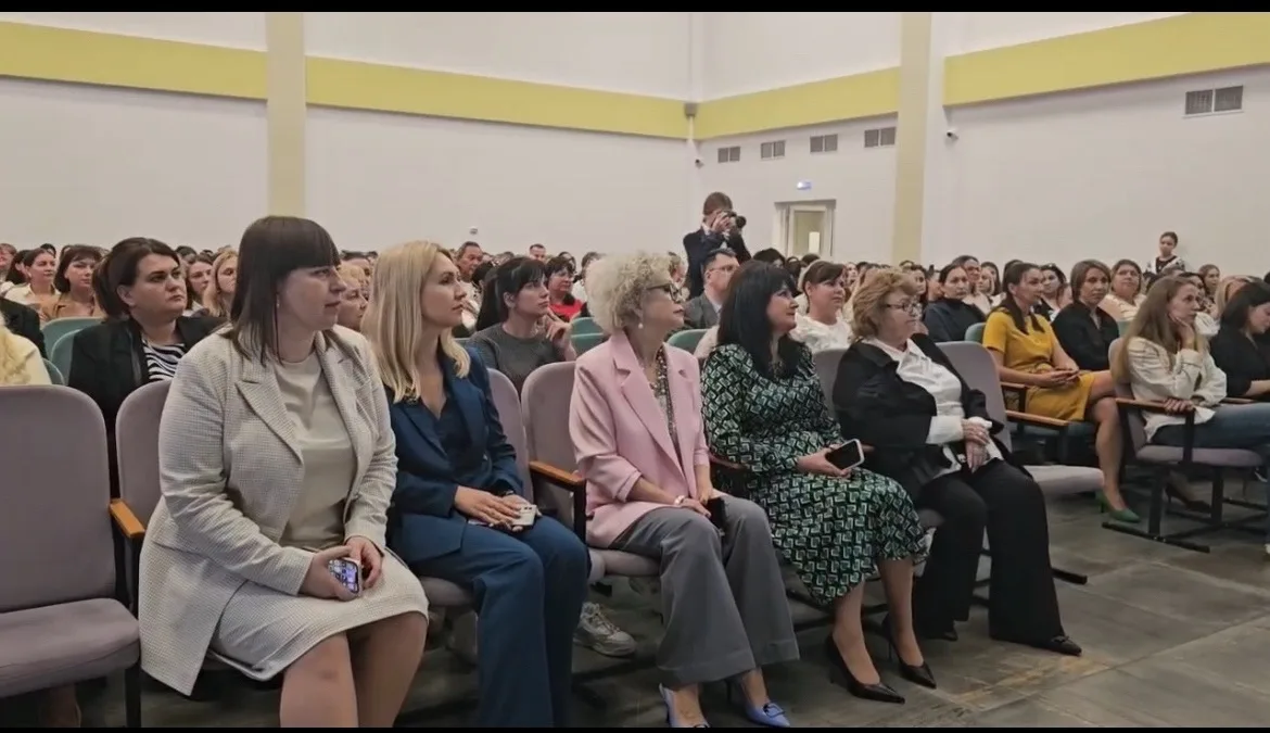 👨‍👩‍👧 Как защитить подростка и при этом не потерять его доверие? Об этом говорили с ...