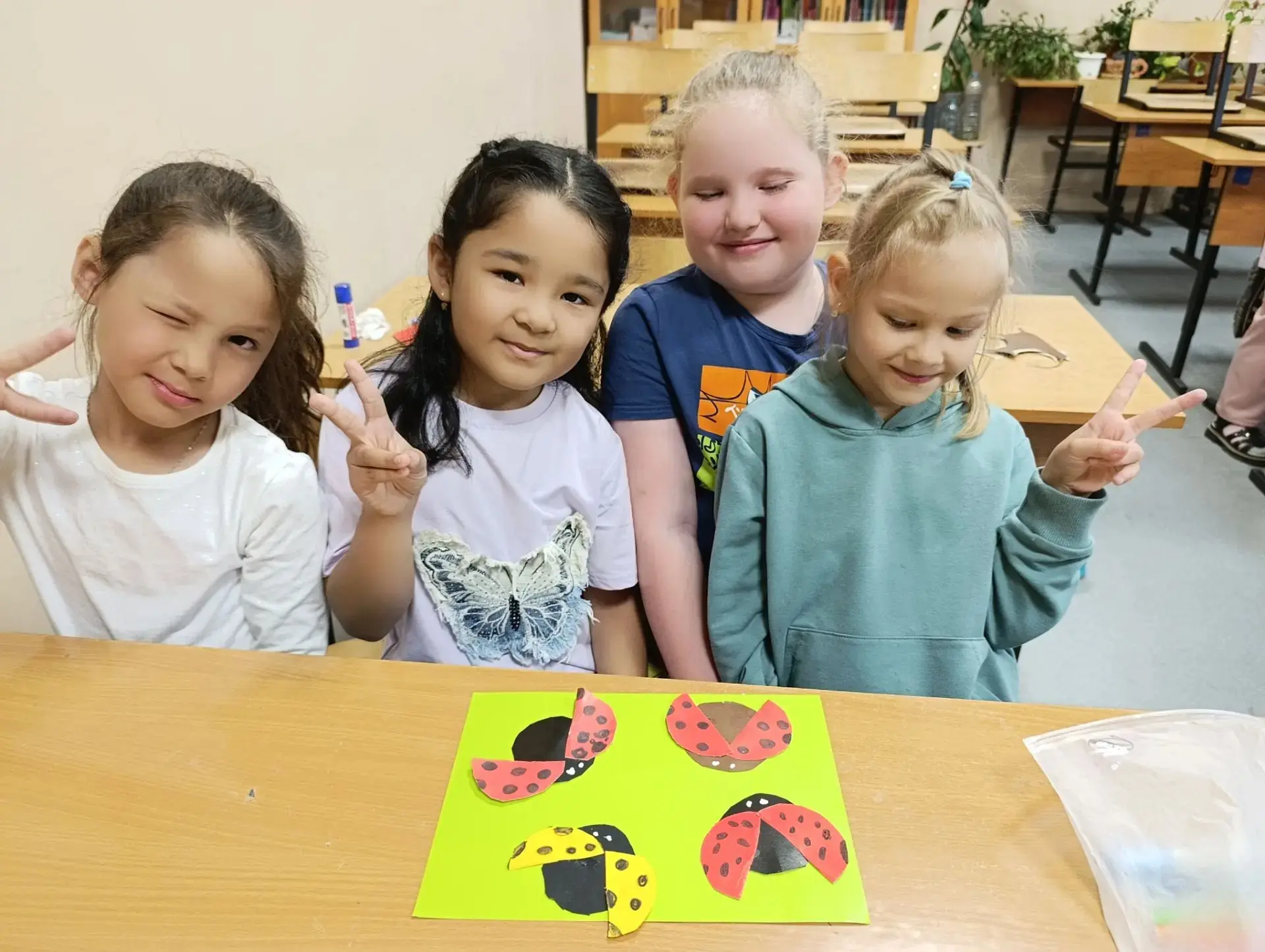 15 ИЮНЯ ПРО НАСЕКОМЫХ

🐞🦋🦟15 июня в летнем оздоровительном лагере дневного пребывания был день по