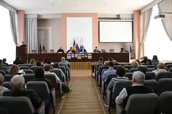 В Сочи на заседании городской межведомственной комиссии по охране труда рассмотрели воп...