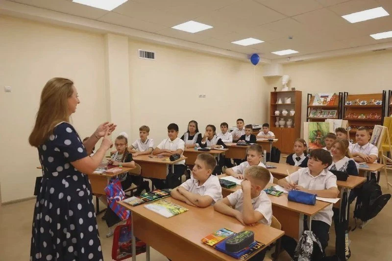 📚 Астраханским учителям предлагают от 46 до 80 тысяч