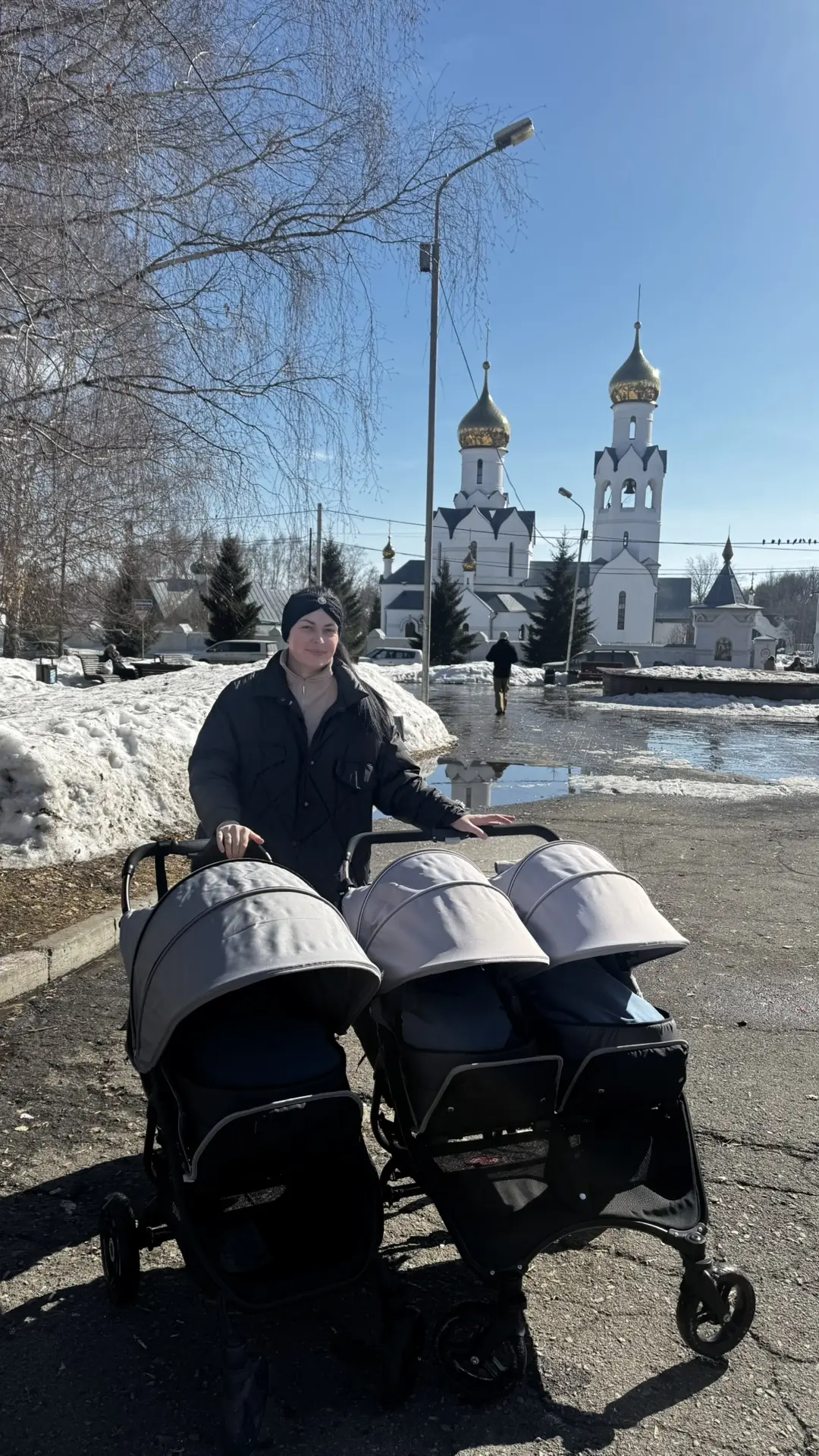 Прогулка с тройняшками это настоящее кардио 😂 так глядишь и через месяц буду стройняшк...