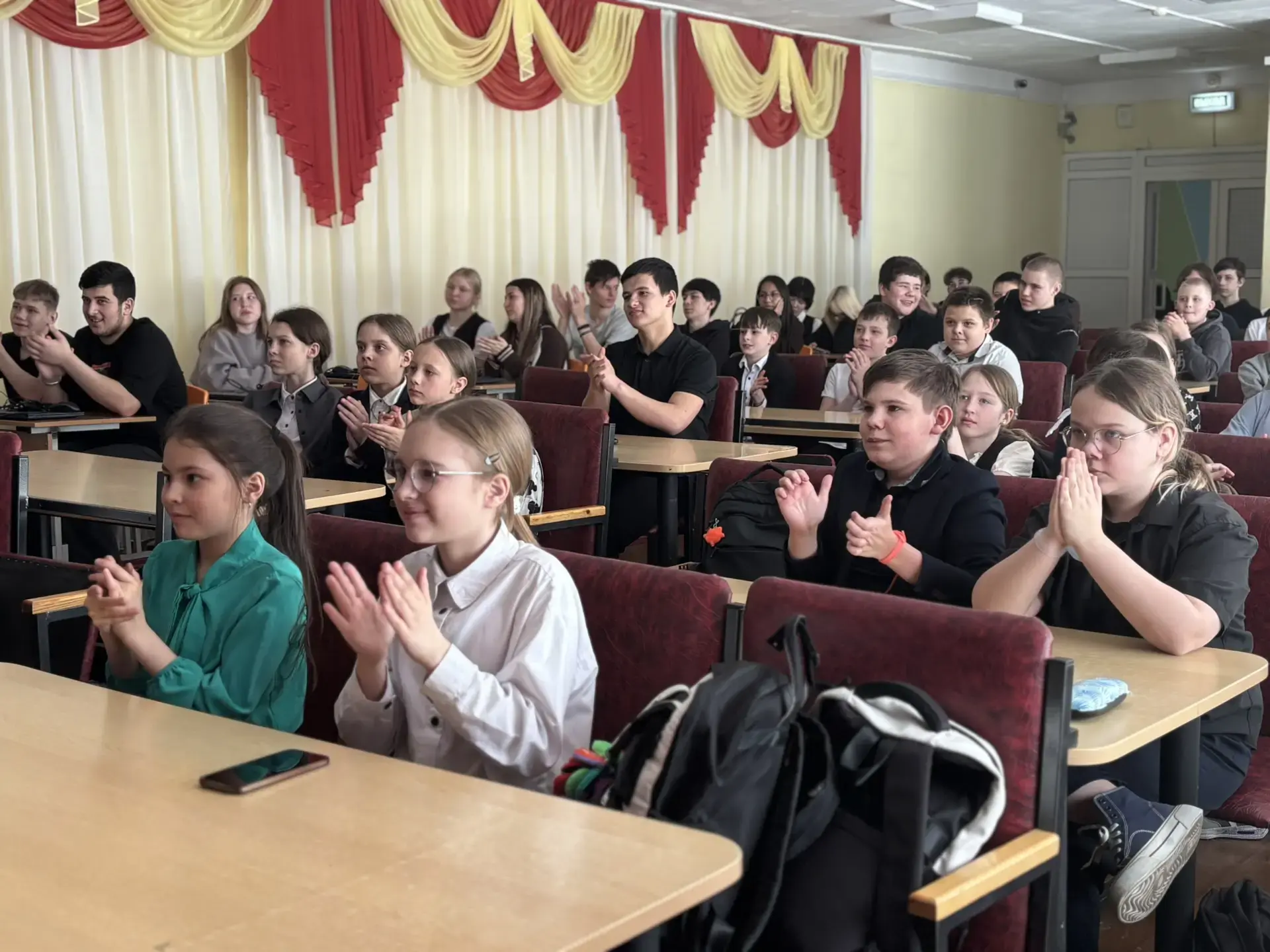 Общайся с миром на равных!  📍20 апреля состоялась торжественная церемония закрытия Декады иностранны