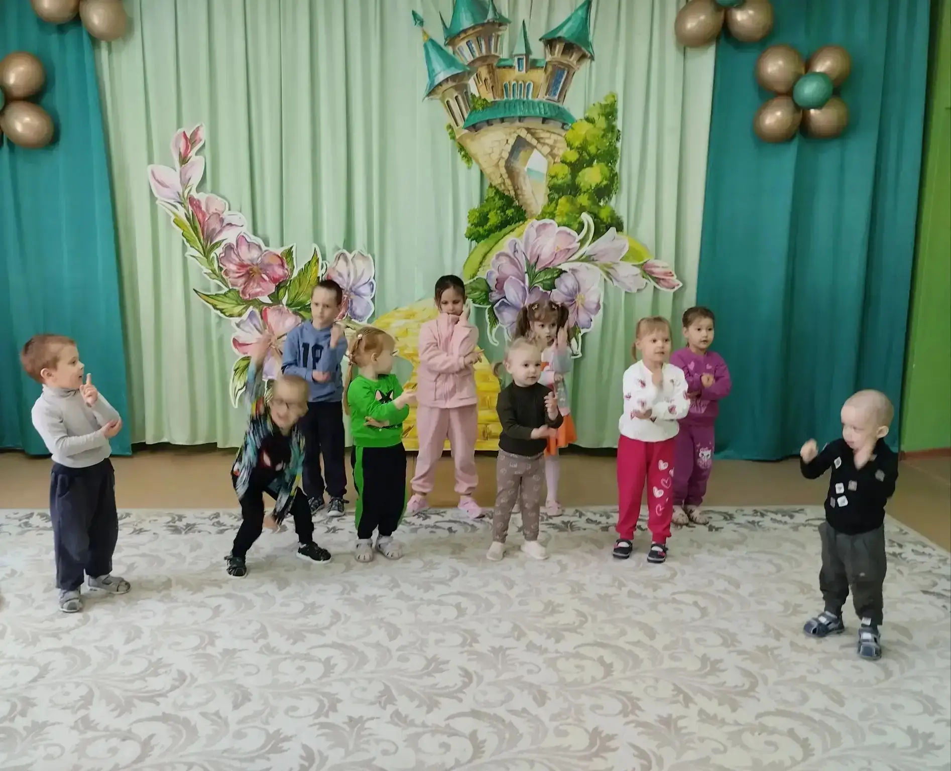 🎈1июня наш детский сад превратился в настоящую площадку для радости и творчества. В честь Дня защит
