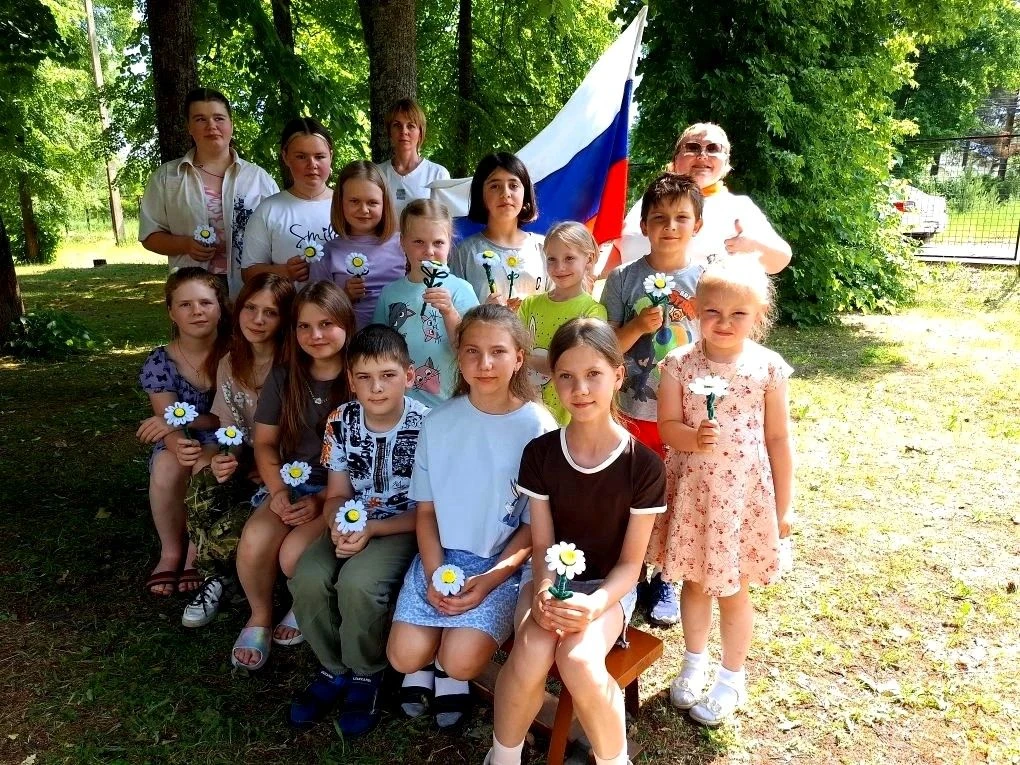 12 июня — День России: ромашковое настроение в «Берёзке»! 🤍 
Это день единства, гордости, любви к с