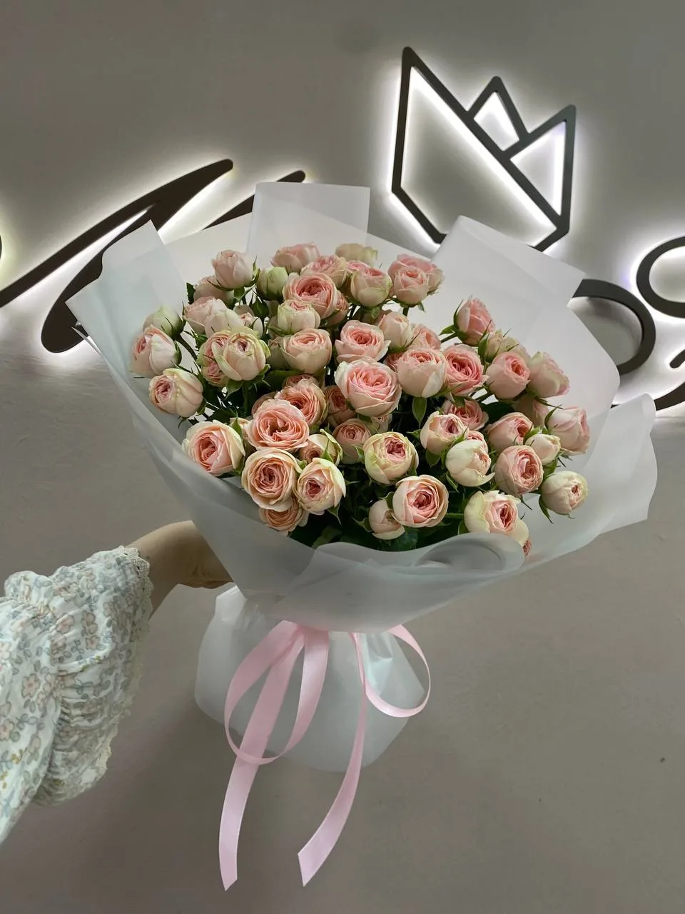 Бесплатная доставка цветов https://maxflorabuket.ru/collection/bukety