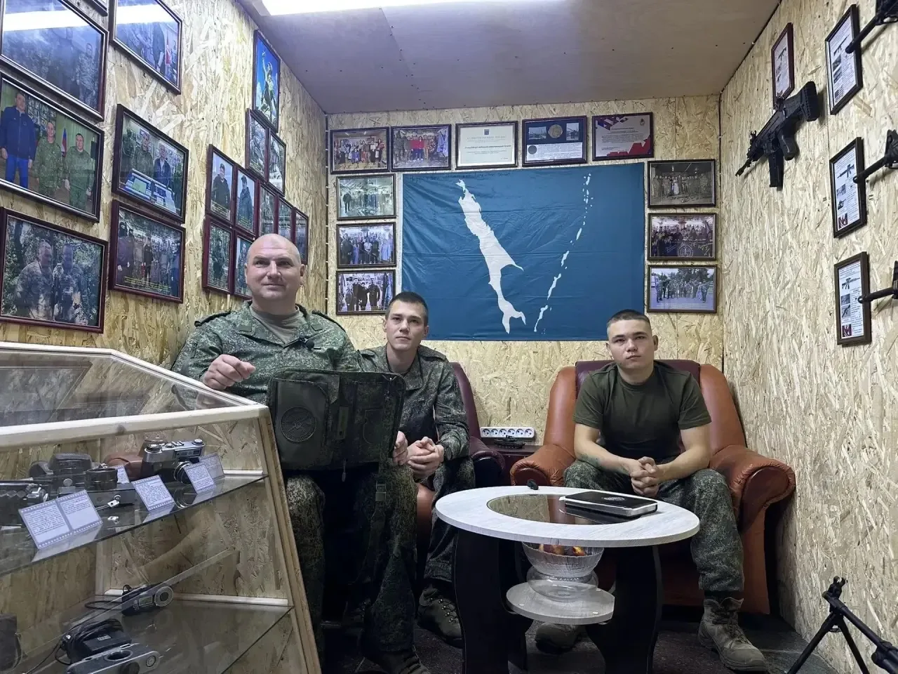 В Сахалинском институте железнодорожного транспорта состоялся телемост с бойцами 68-го ...