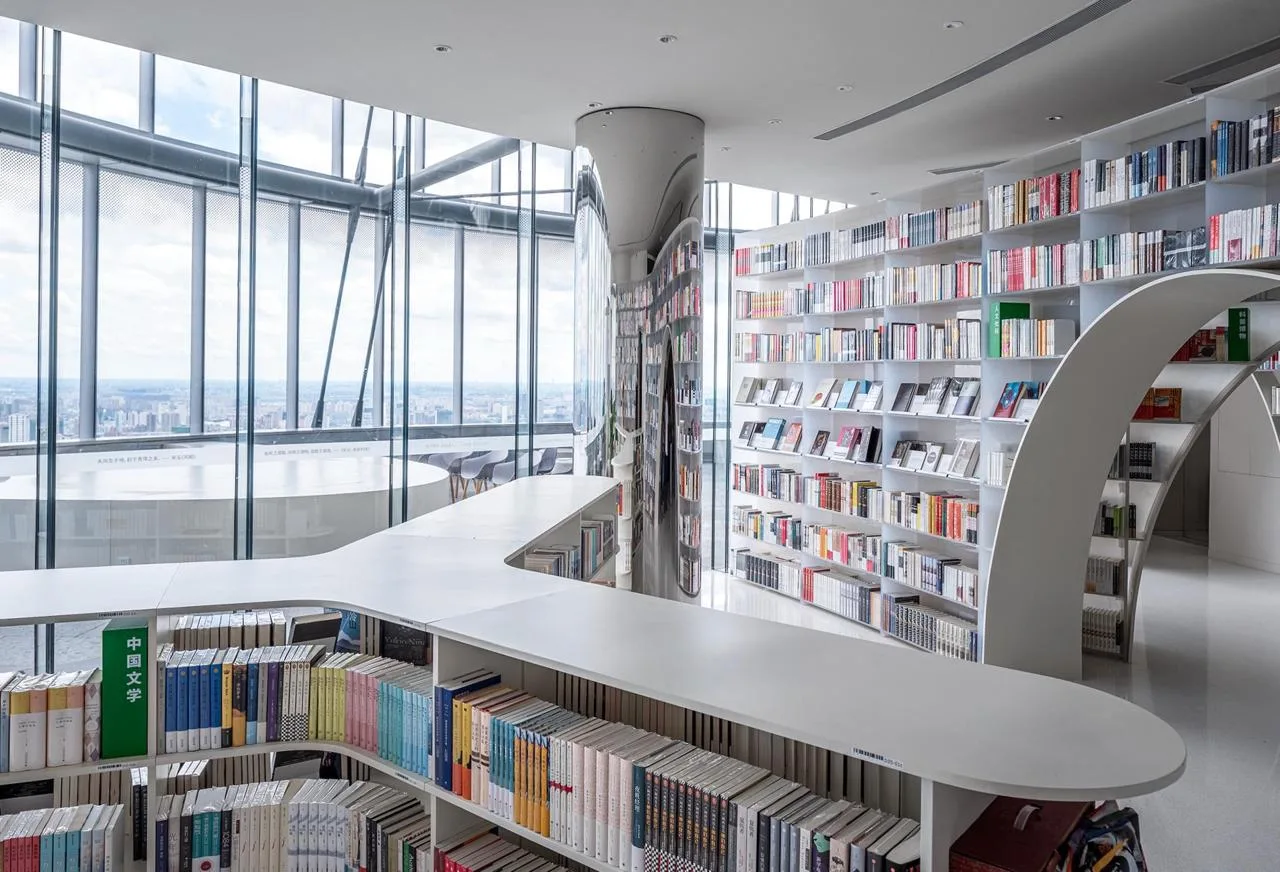 Магазин Duoyun Books в Шанхае, Китай 🇨🇳

🔹 Duoyun Books - книжный магазин в Шанхае, который привл