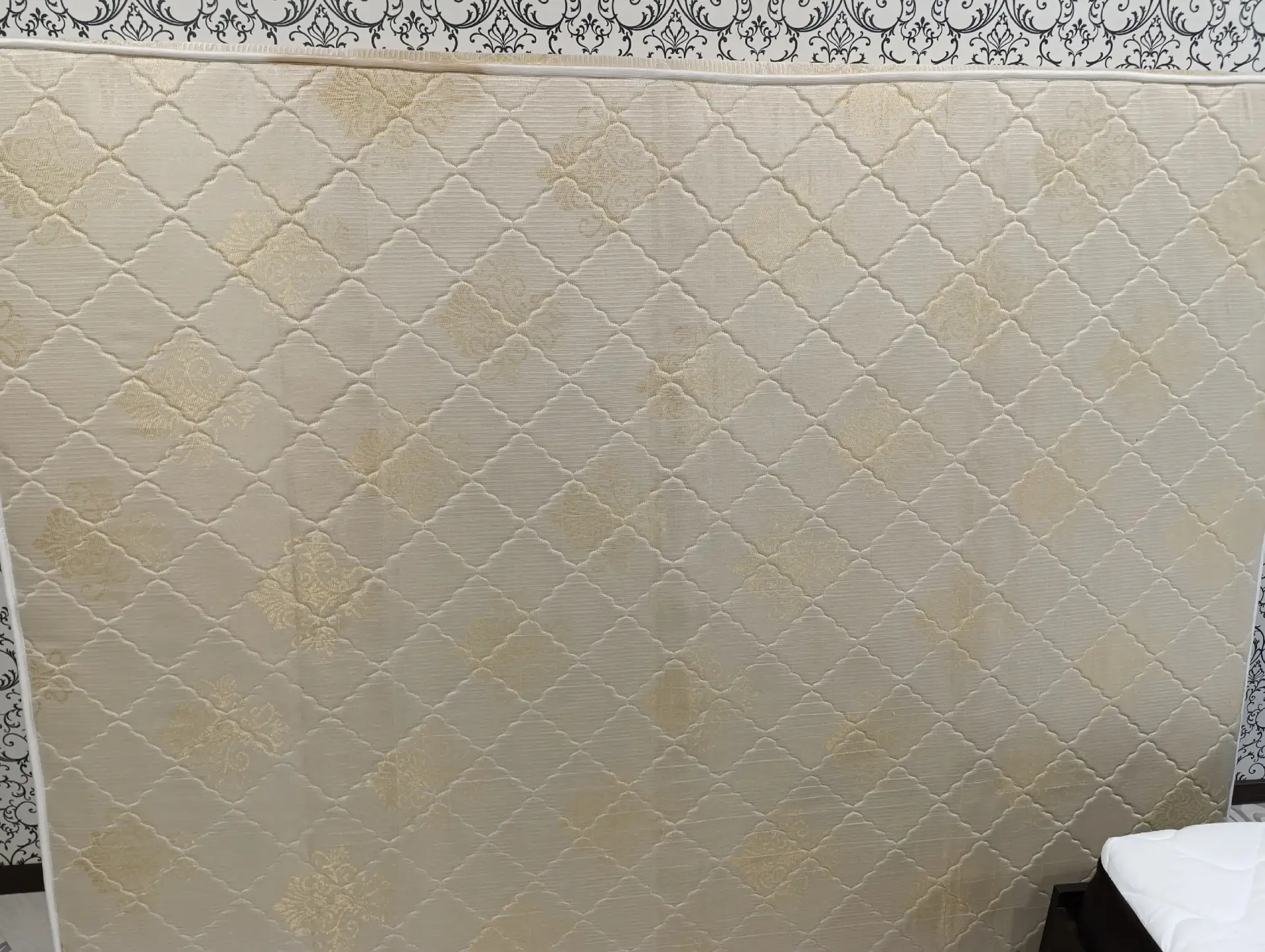 Отдам Матрас пружинный  160*200. Бу.