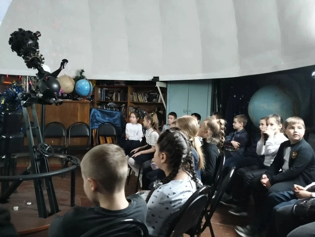 🌟15 апреля  ученики 2Д класса  посетили  планетарий в Городском центре развития и научно- техническо