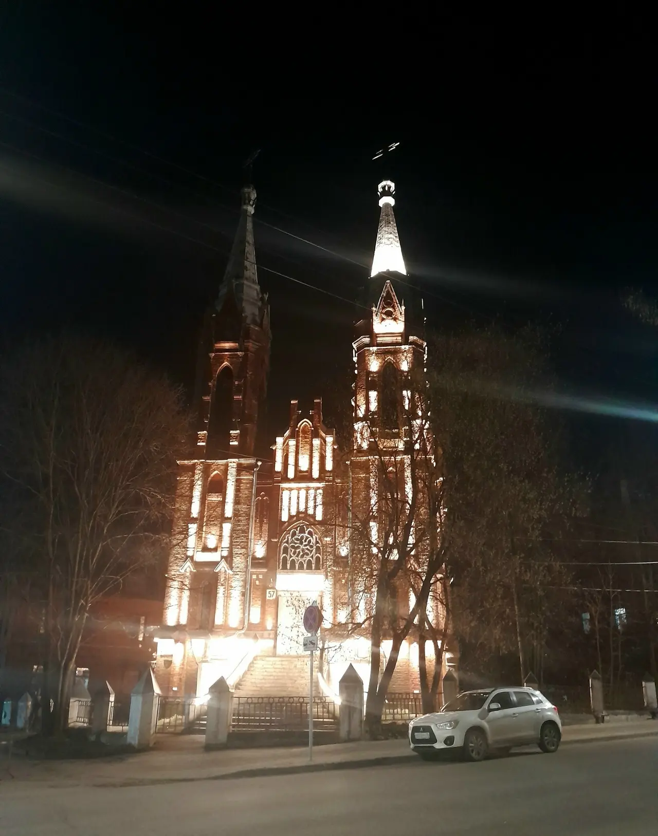 В этом году в Ярославской области архитектурной подсветкой планируют украсить еще 50 об...
