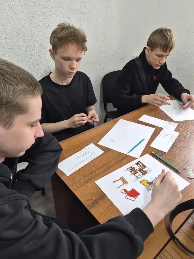 🎓 Шаг во взрослую жизнь: 9Б класс выбирает будущее!  Сегодня наши девятиклассники побывали в «Междун