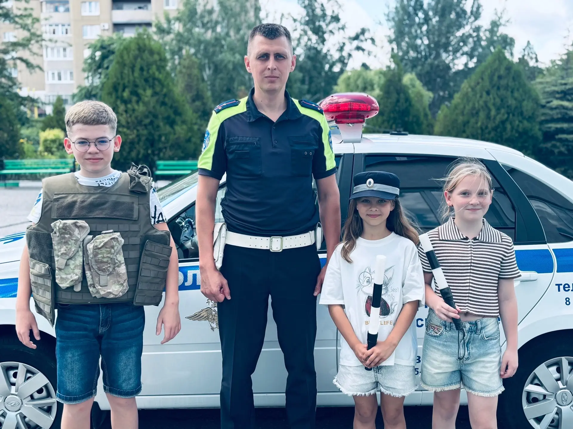 В «Академии отдыха» побывал инспектор ГИБДД! 🚓 

🚦В рамках работы летнего лагеря «Академия отдыха»