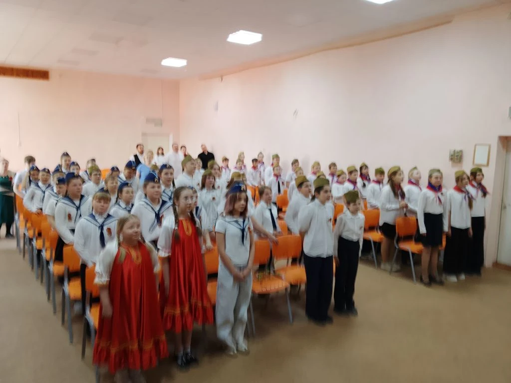 Пятые классы только начали участие в проекте Песни Великого Подвига. Поэтому они рассказывали истори