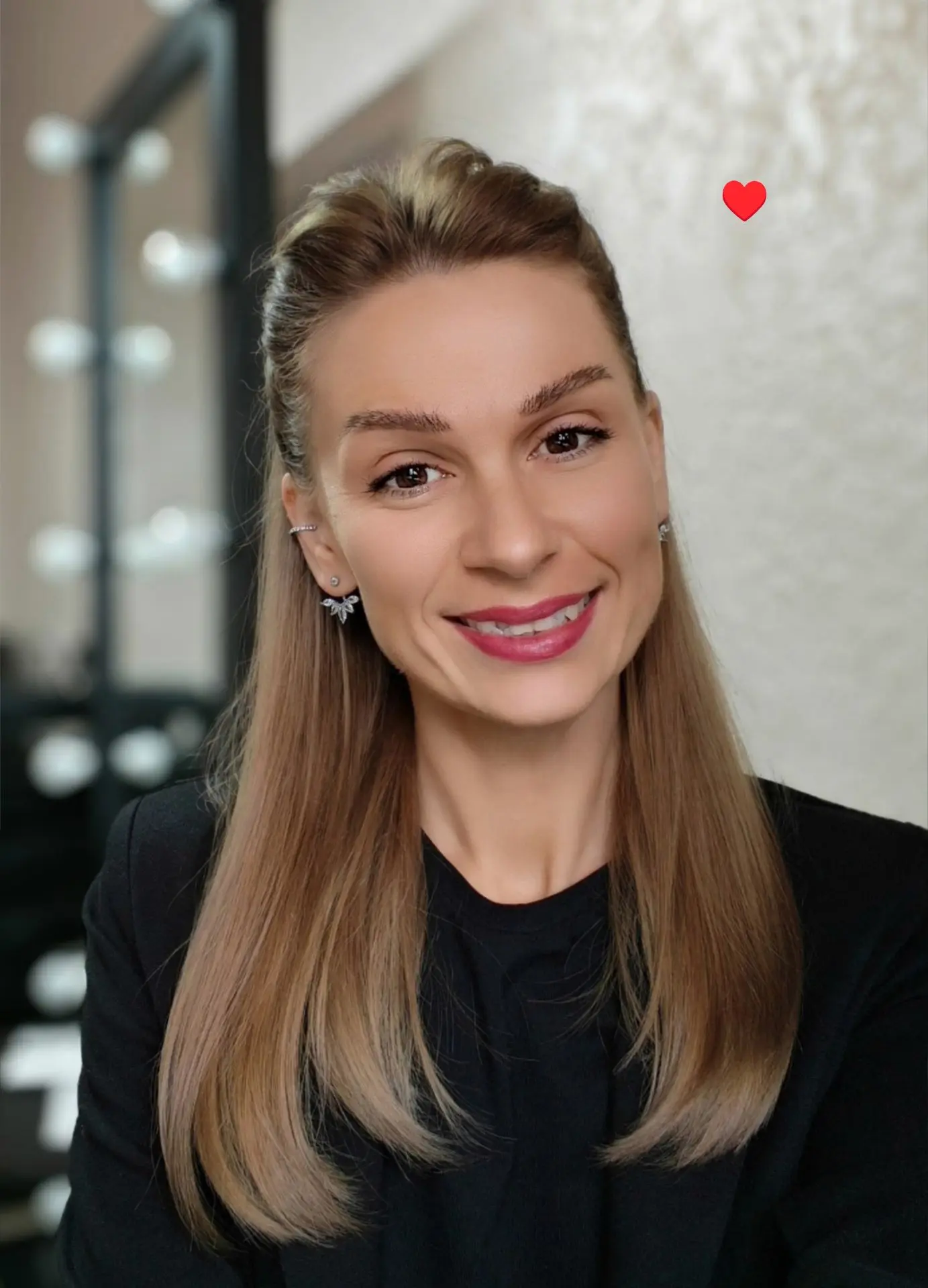 НЕ БОЮСЬ ПЕРЕМЕН : тёмное прямое каре полностью отросло, и я сделала лёгкое осветление.