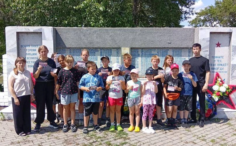 В преддверии Дня Памяти и Скорби, Уктузская сельская библиотека 18 июня провела патриотическую акцию