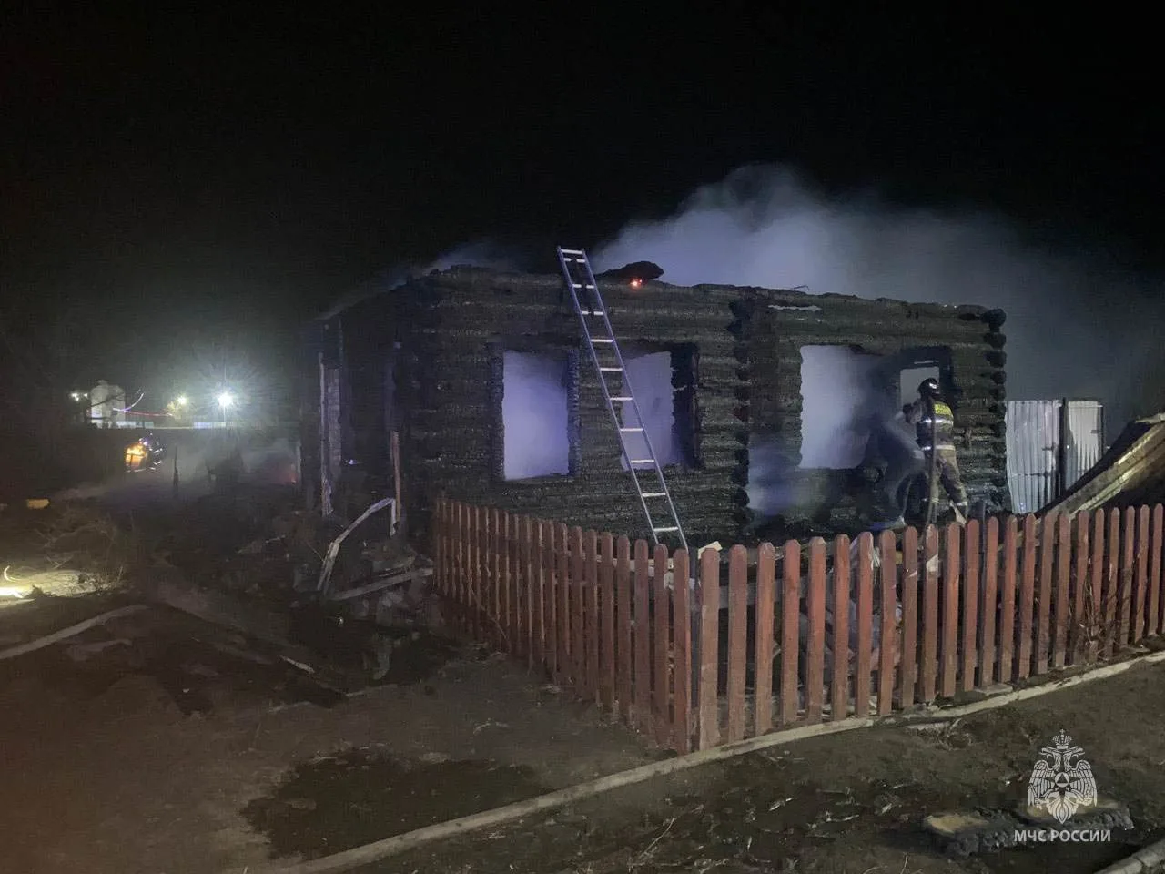 2 пожара, 4 погибших, 1 причина  Этой ночью сразу в двух округах края произошли смертельные пожары. 