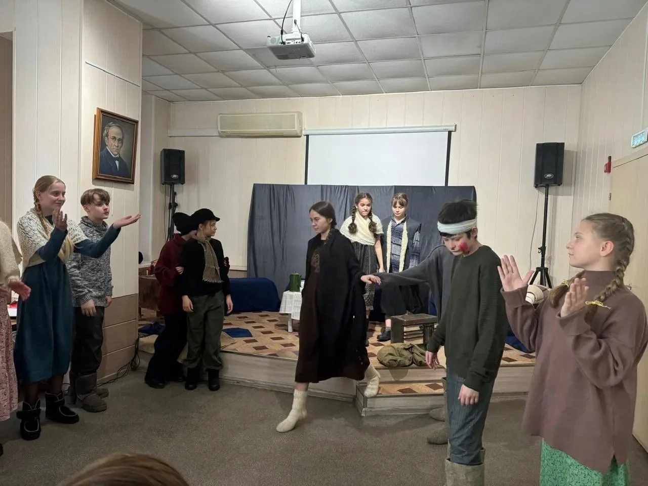 6 мая, в преддверии Дня Победы, учащиеся Балашихинского лицея посетили спектакль «Дети войны», посвя