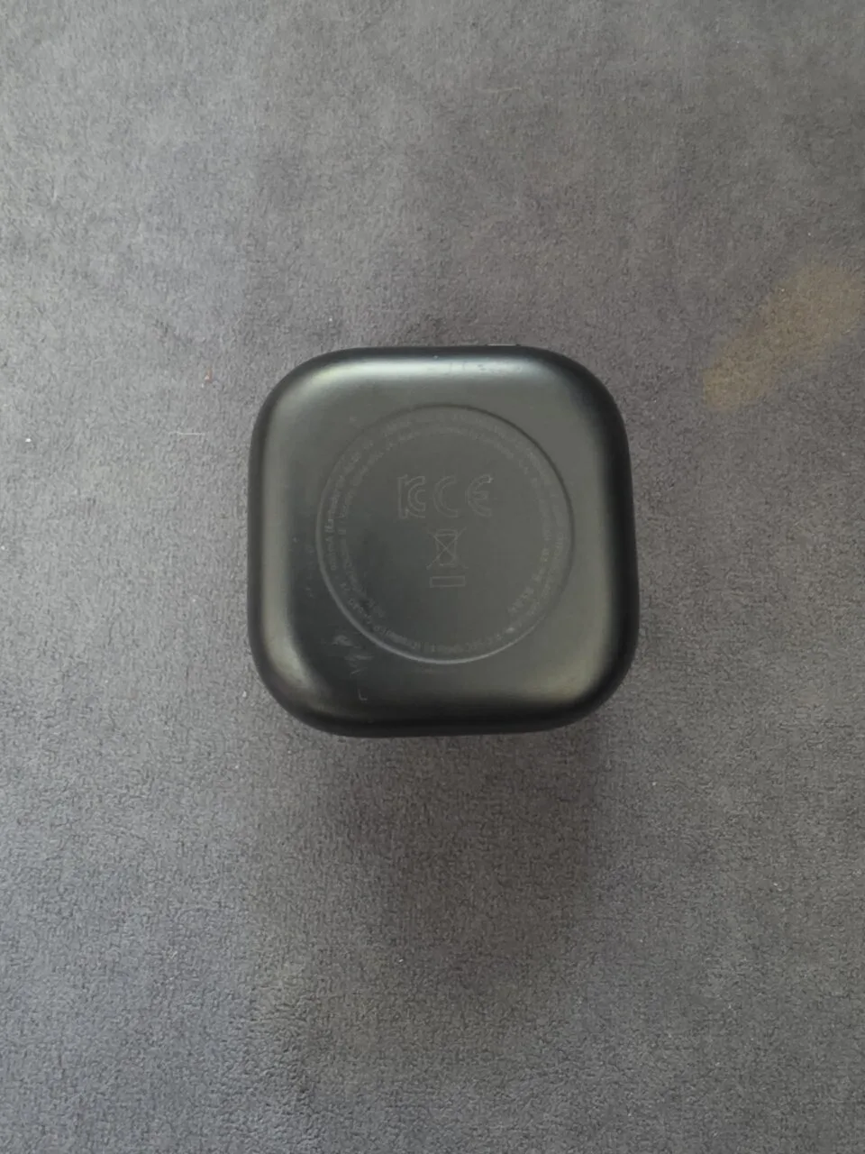 Продам наушники samsung galaxy buds 4 pro.
