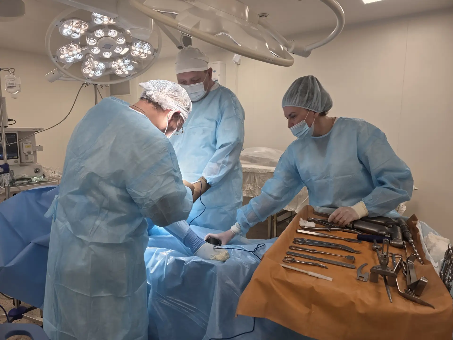 🏥 В новом хирургическом центре началось эндопротезирование суставов 

В центре КДЦ, входящем в сост
