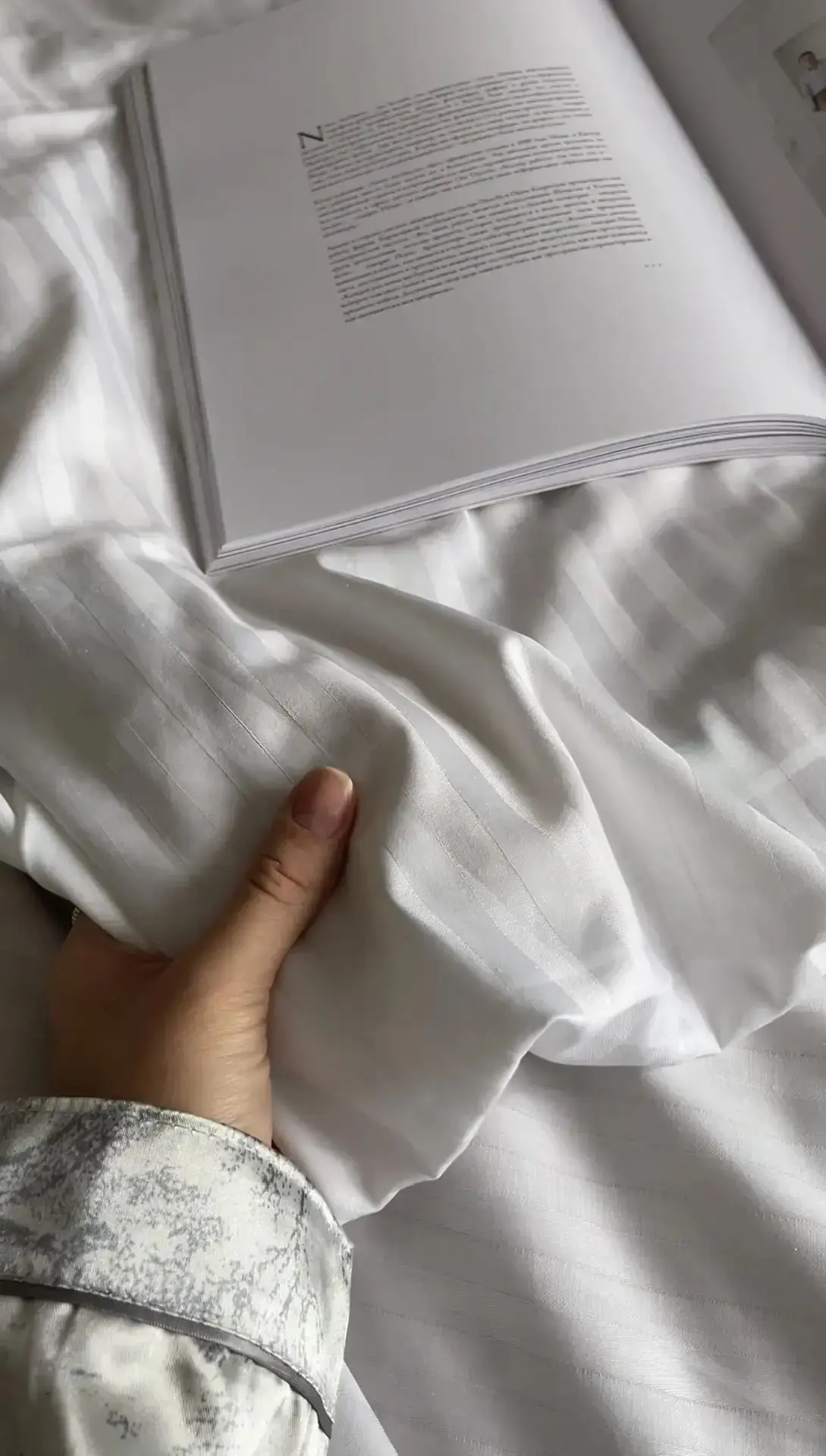 Находка дня — белоснежное постельное белье как в отелях.🕊️

100% хлопок, плотная ткань и минималист
