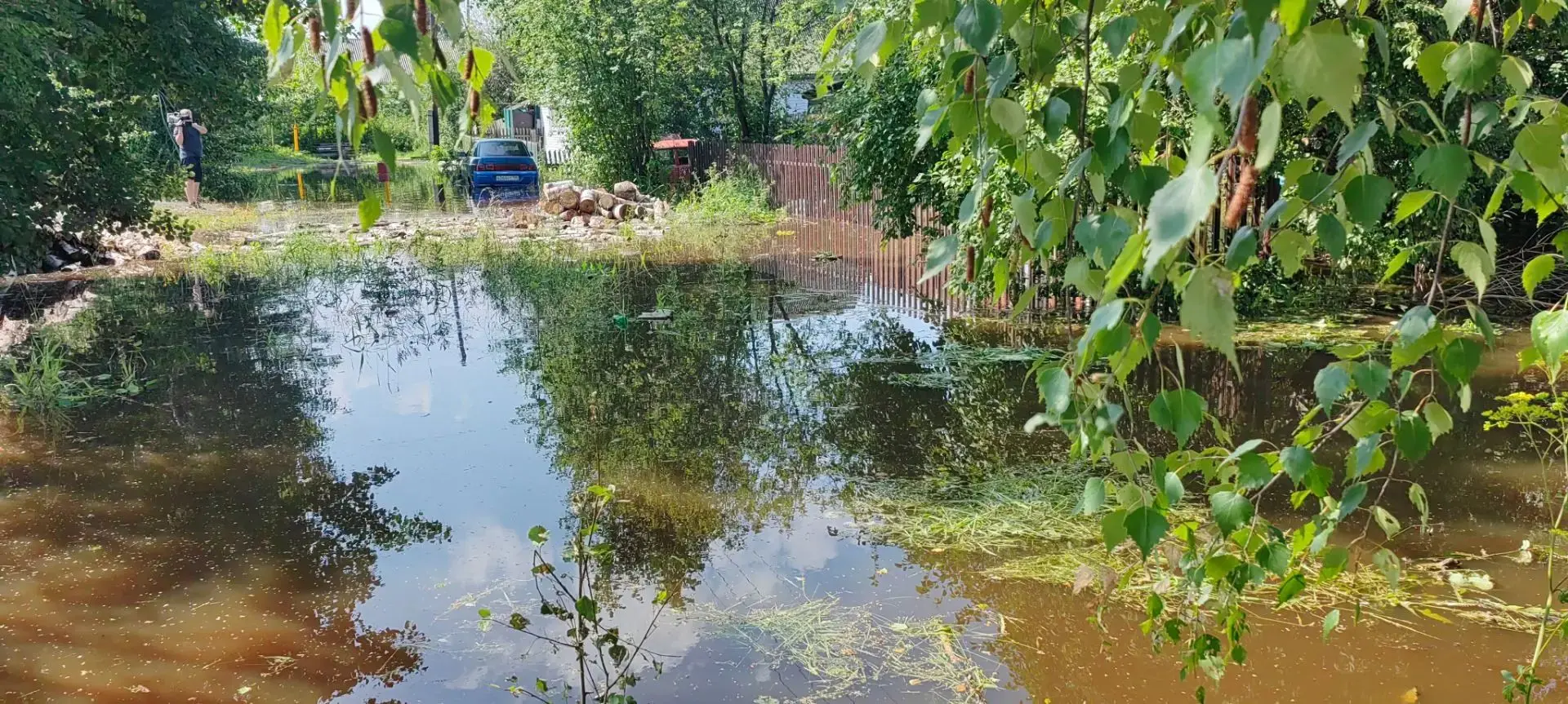 Ситуация с повышением  уровня воды и подтоплением участков и садов  на контроле главы А...