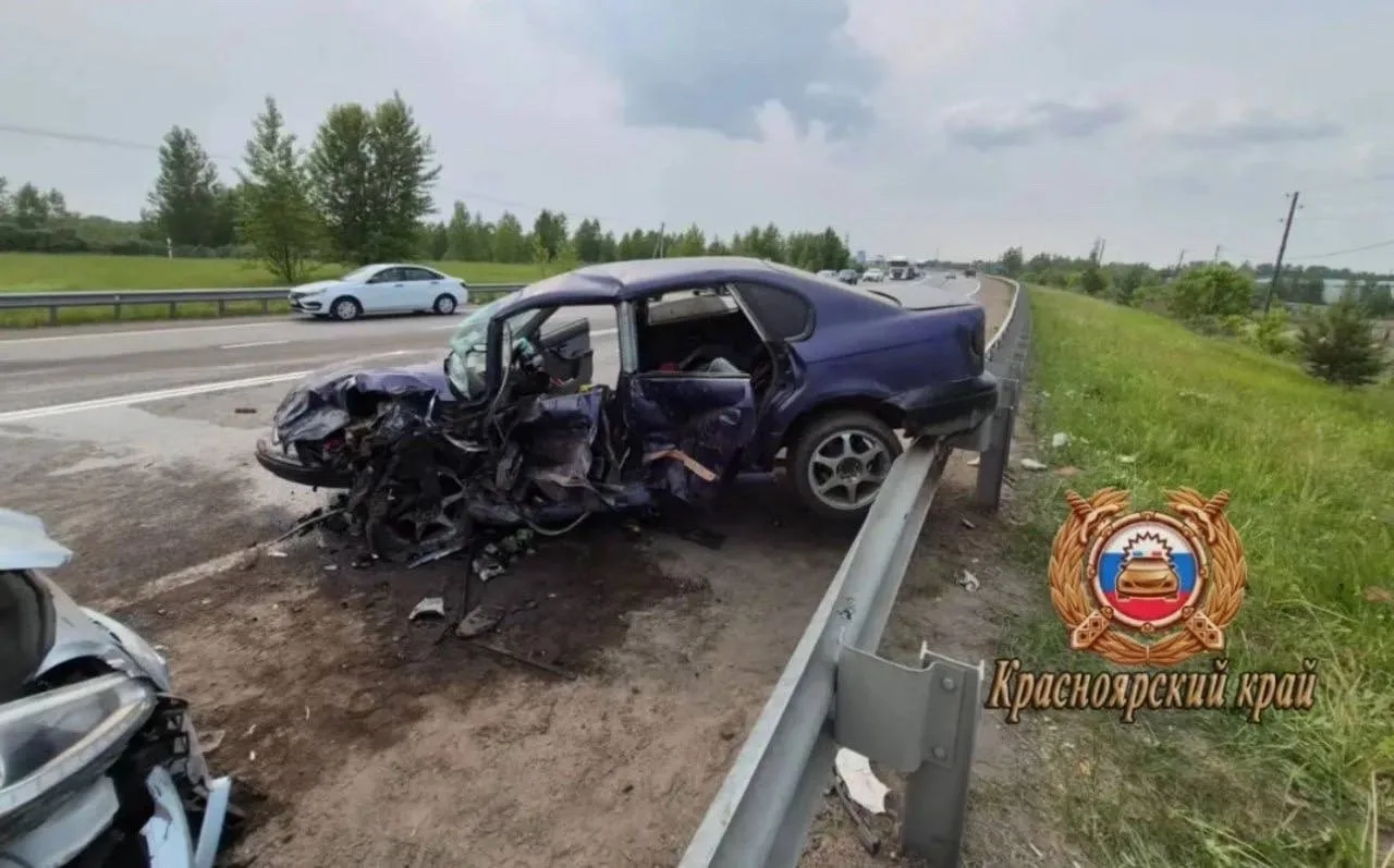 Авария с участием трёх автомобилей произошла возле путинского моста