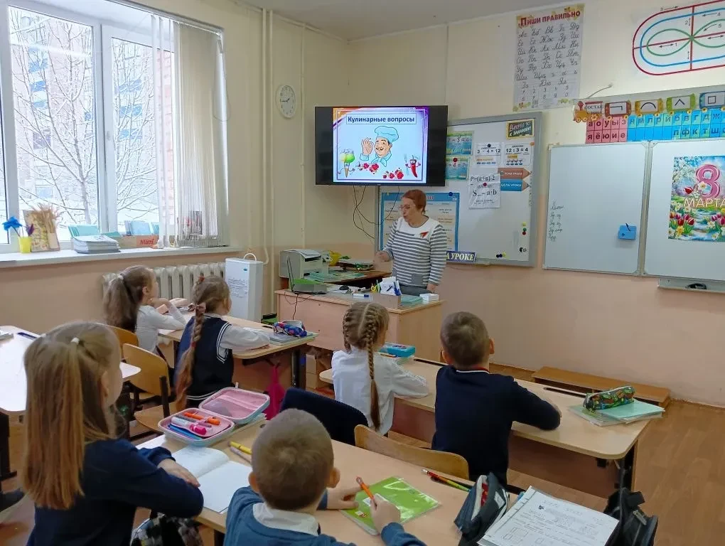 🌷В преддверии весеннего праздника, когда мы особенно чествуем женщин, наши младшие школьники погрузи