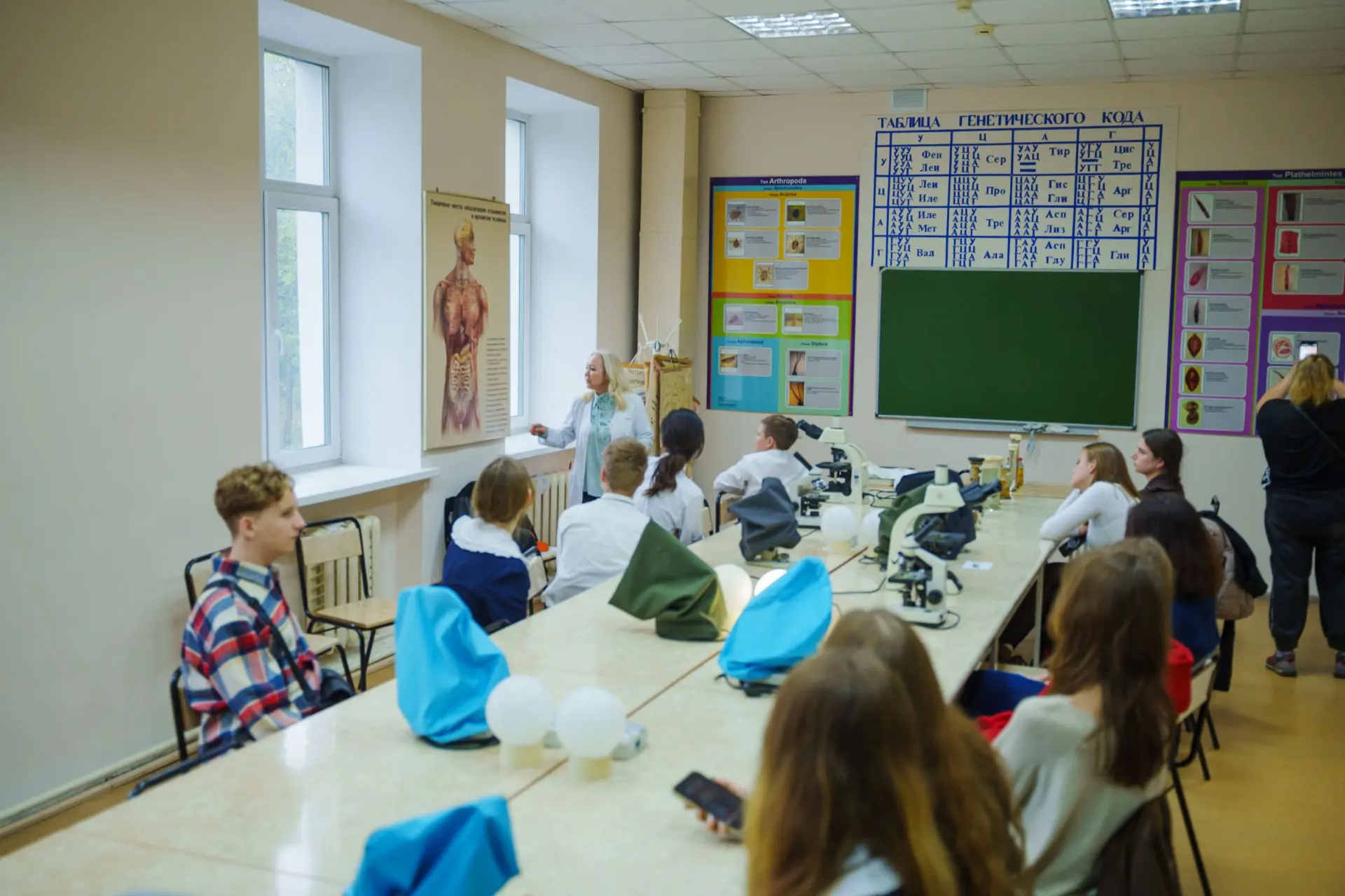 📍 Более 50 школьников Хабаровска посетили тематические экскурсии в ДВГМУ.