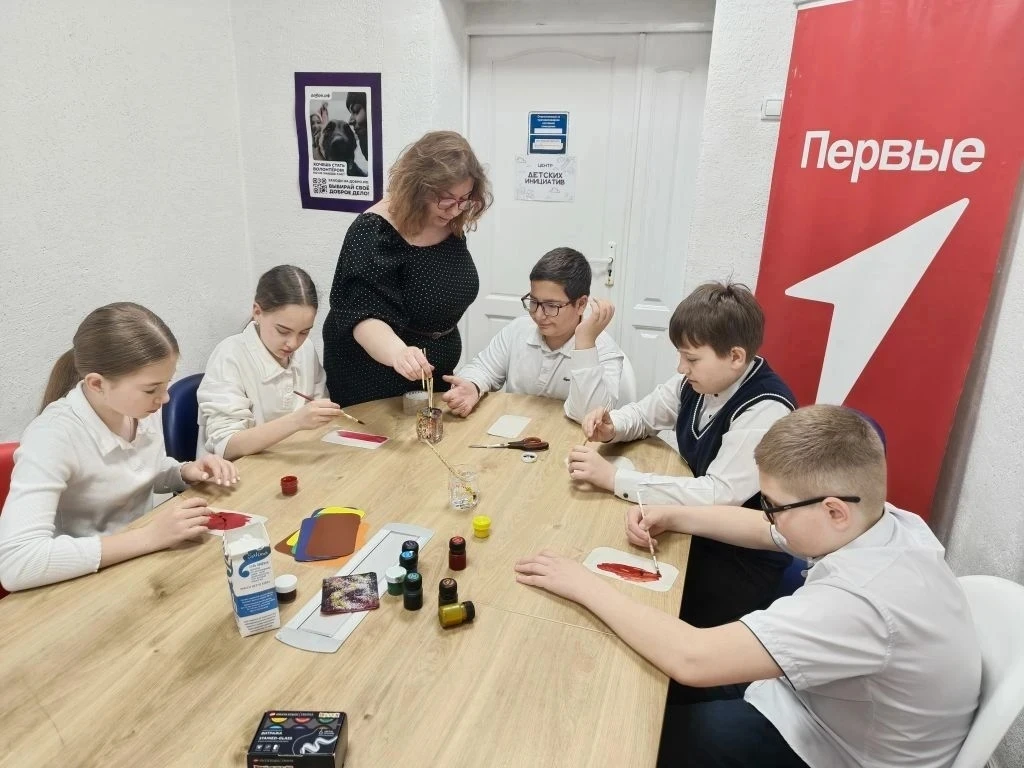🚀 ГИМНАЗИЯ-ЭТО ИНТЕРЕСНО!  ✨ Космический диктант: активисты «Движения Первых» провели для орлят звёз