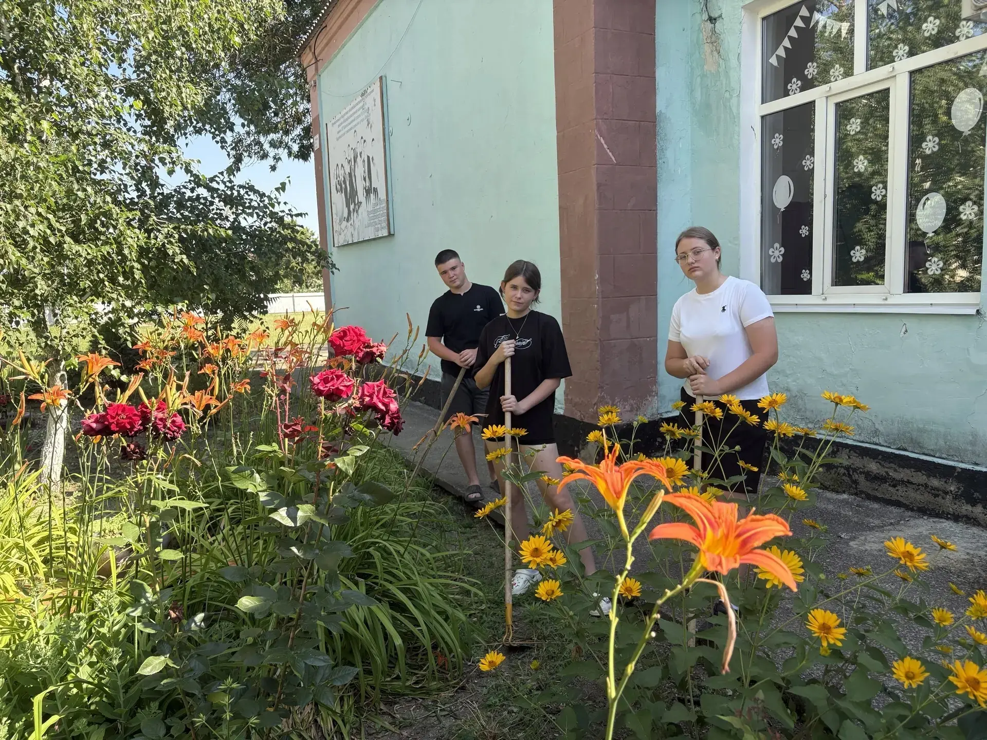 День в лагере труда и отдыха «Искра»: труд, спорт и творчество.🖌✂️🏋‍♀️

1 июля в лагере труда и от