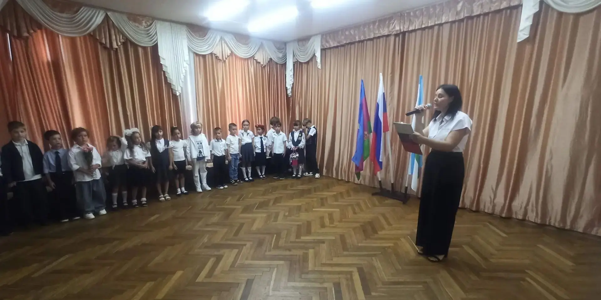 Сегодня в стенах нашей школы искусств было особенно оживленно. Снова музыка, снова радо...