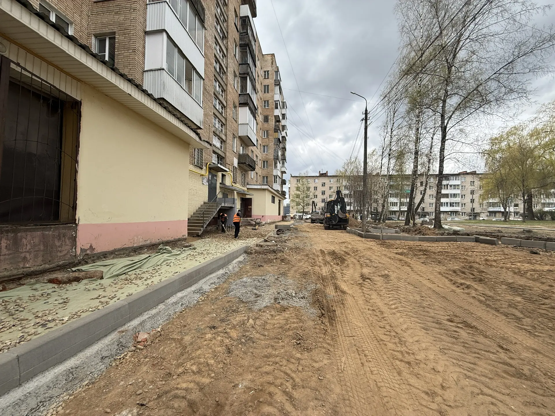 Помимо Реадовки, активные работы ведутся ещё на нескольких объектах. Посетил музыкальный каскад на у
