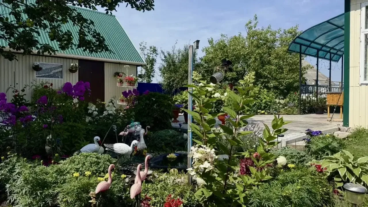🌸✨ СКАЗКА НАЯВУ В СТАРОМУСИНО: Знакомьтесь с новой участницей конкурса «Мой любимый сад» — учительн