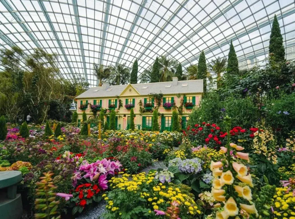 Купол Цветов, Сингапур 🇸🇬  🔹 Купол Цветов или Flower Dome - крупнейшая в мире стеклянная теплица, ра
