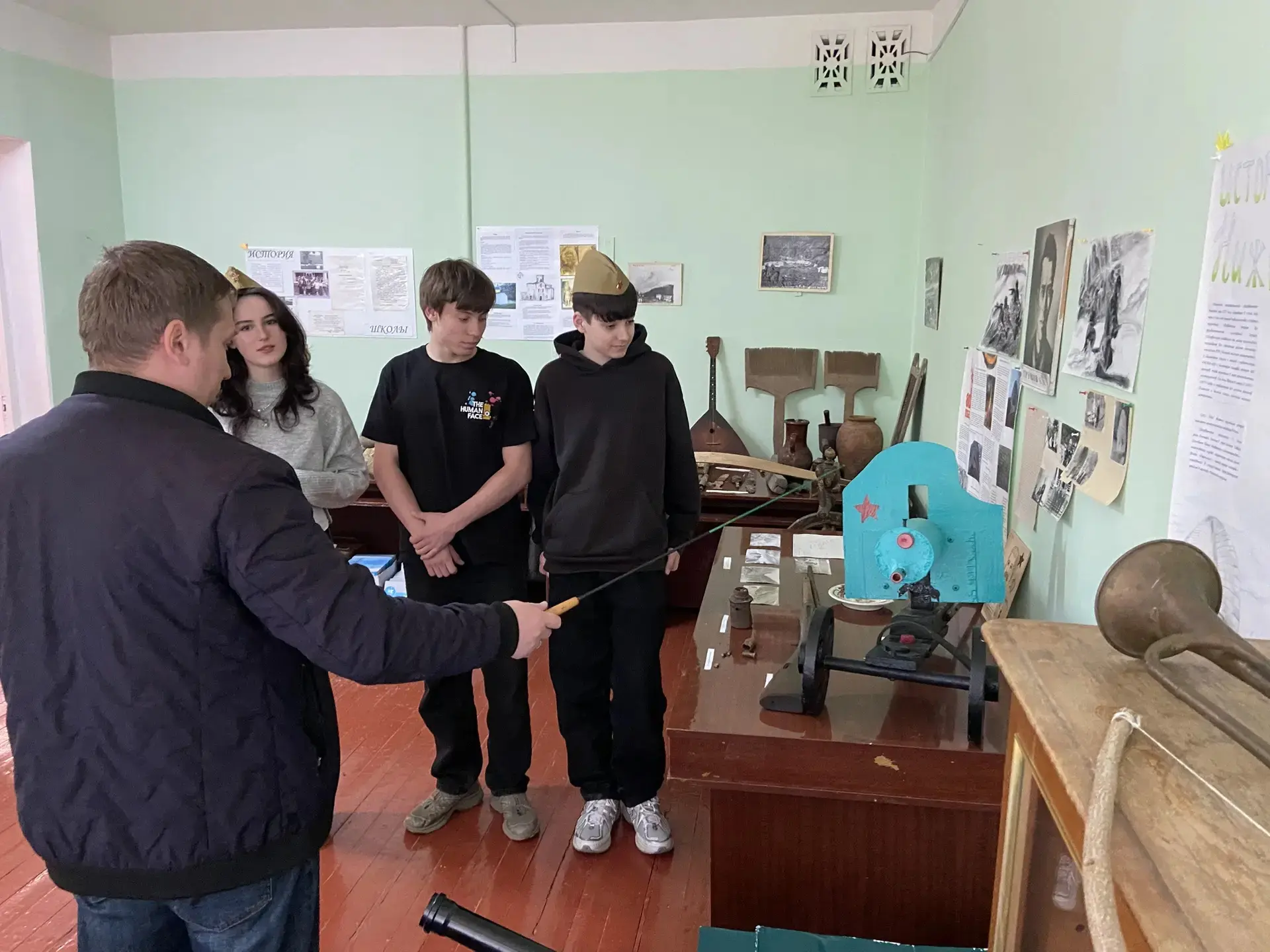 Накануне 22 июня — Дня памяти и скорби — учитель истории МБОУ «СОШ п. Нижний Архыз» Николай Владимир