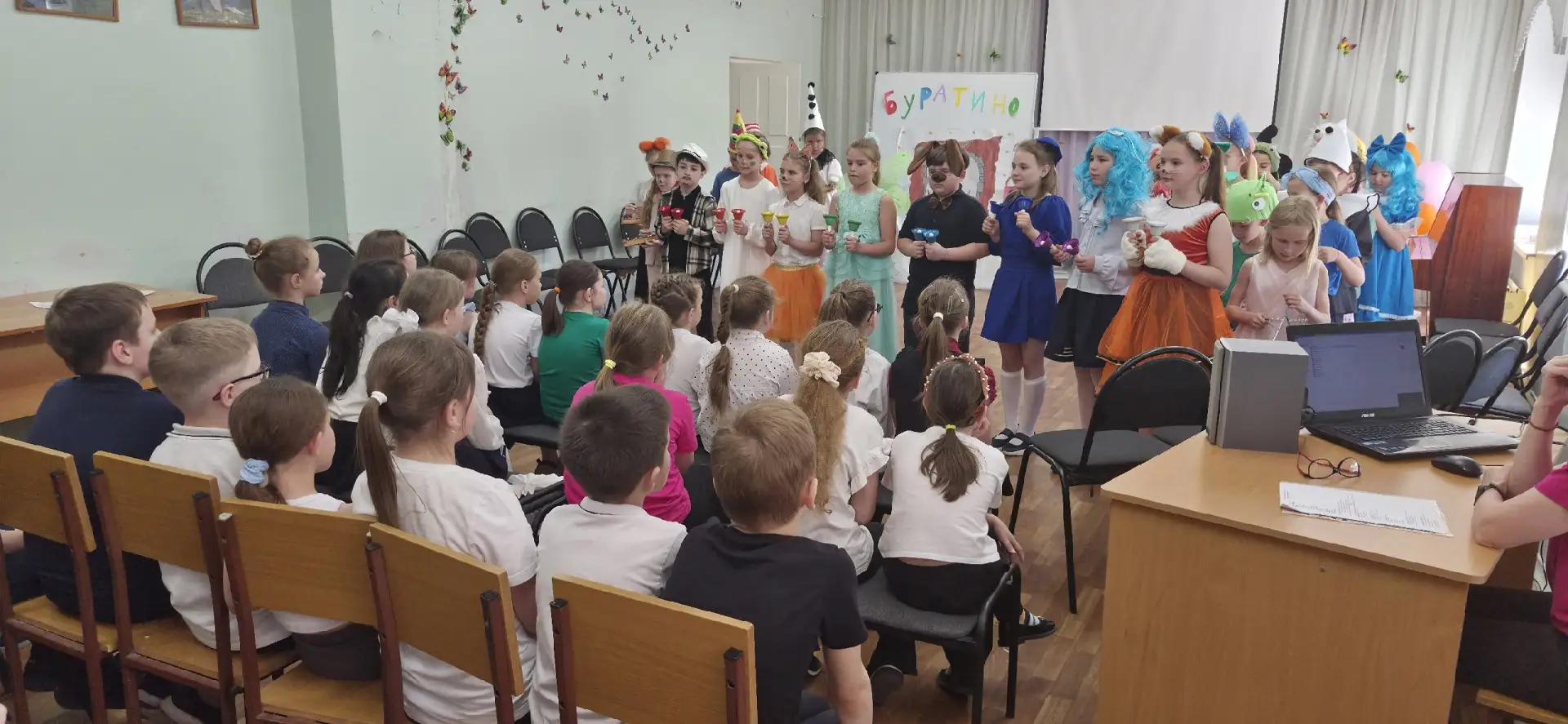 🎭 Гастроли 3А класса: «Буратино» покоряет зрителей!  Ученики 3А класса вернулись с настоящих гастрол