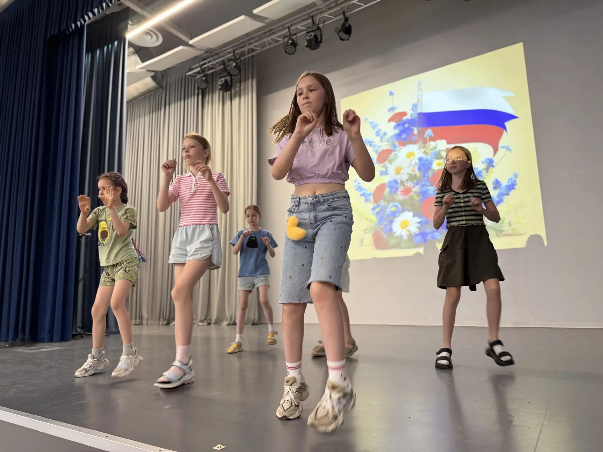 🇷🇺✨ В лагере «Улыбка» сегодня был настоящий разнос по креативу!

Подготовка ко Дню России вышла на