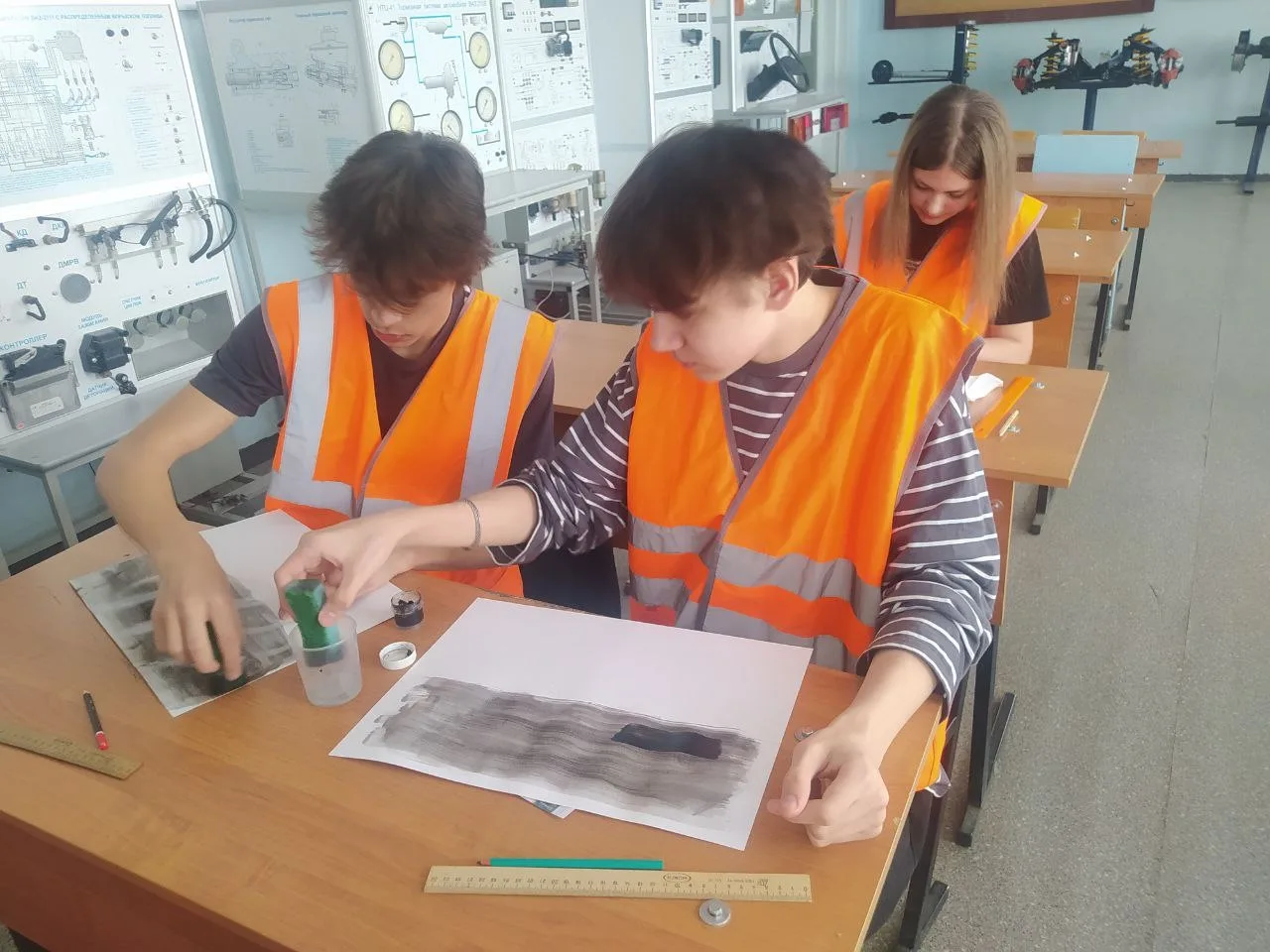 🚧 Начали путь к профессиональному успеху!  В строительном профиле состоялось первое занятие третьего