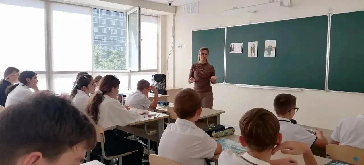 "Красота нашего края" : в школе прошло внеклассное мероприятие ко Дню красоты