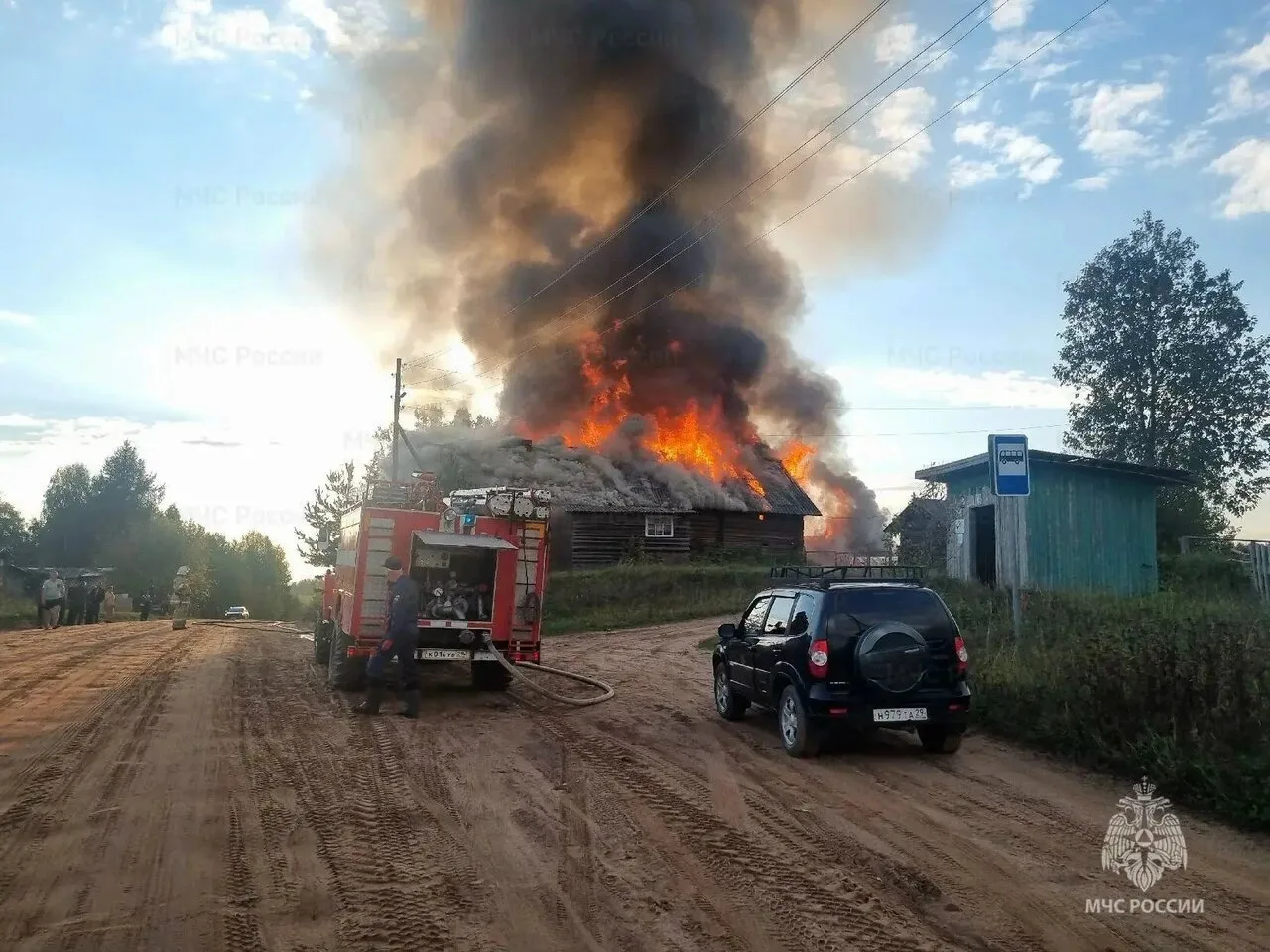 😥 Жили северяне, не тужили и тут такая напасть! Сгорели дом и баня в деревне Шотова Пи...