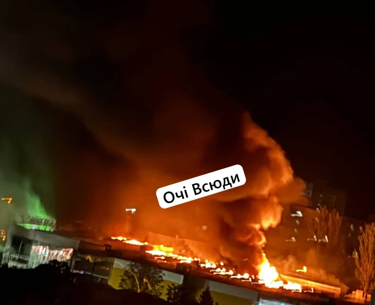 Момент прилета «Герань-4» по ТЦ «Амстор» в Запорожье и его последствия.