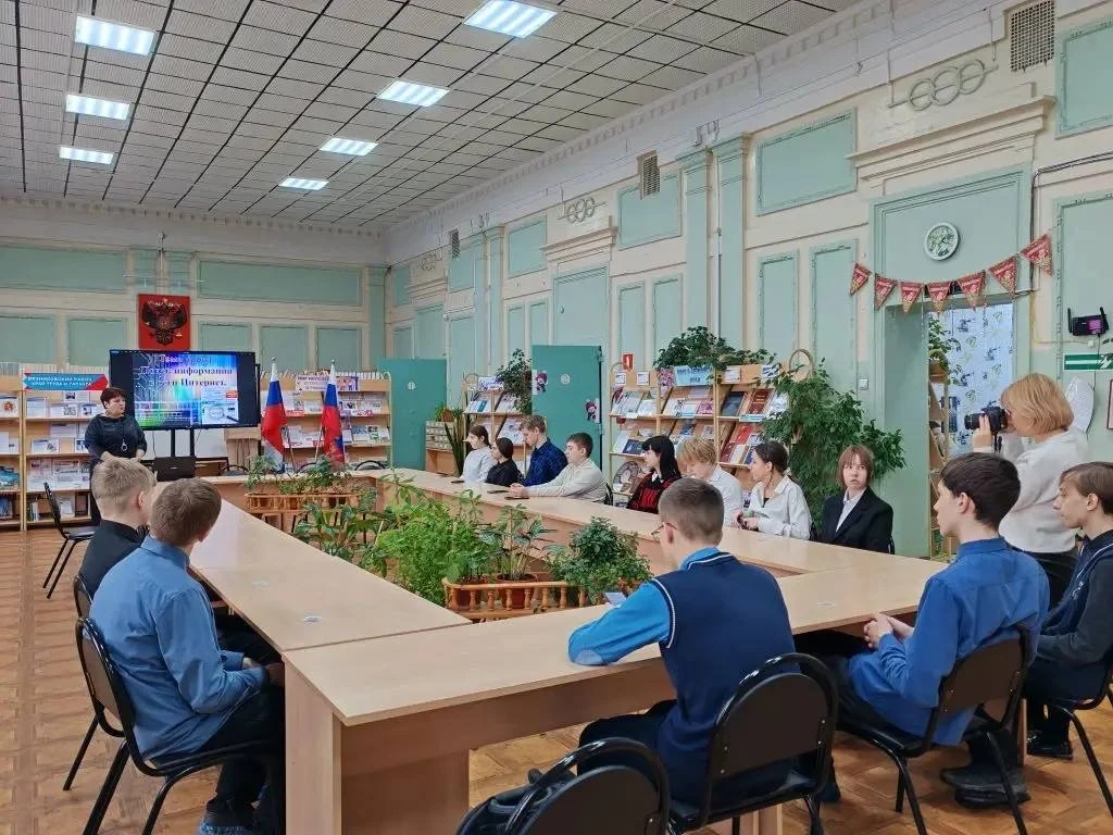🔬23 декабря в рамках работы школьного научного общества у 9г и 9д классов состоялась встреча в ИБЦ «